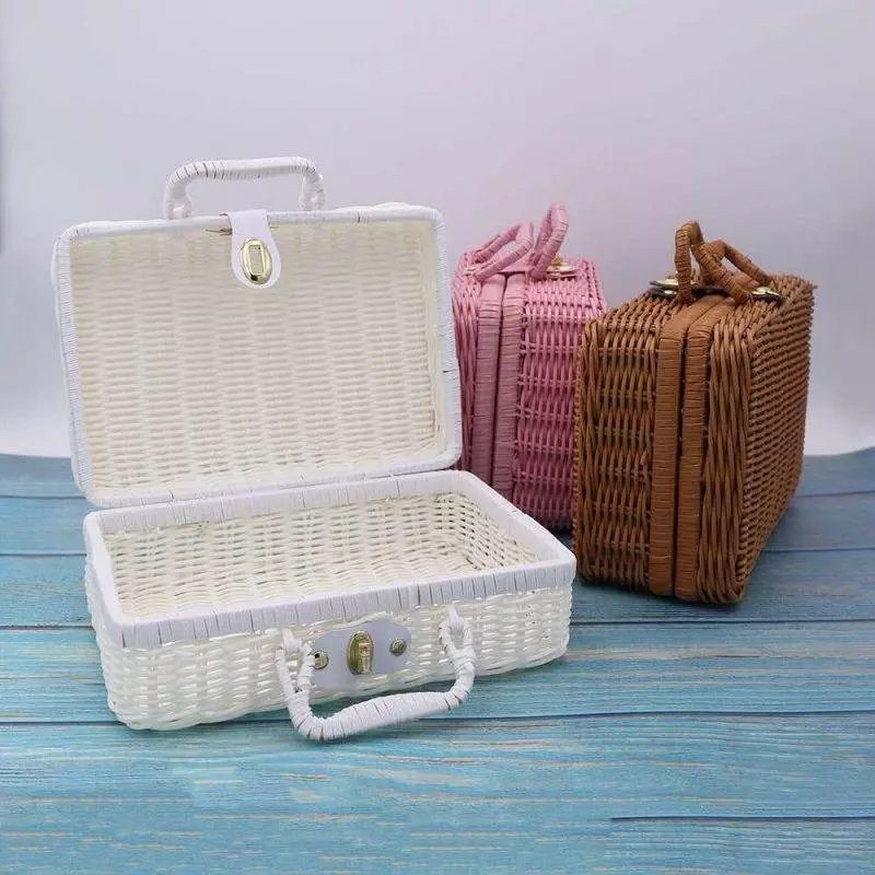white wicker basket with lid 908